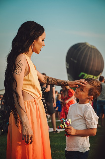 13年为曼联捧起社区盾杯的莫耶斯🏆13／14赛季创耻辱纪录后下课.